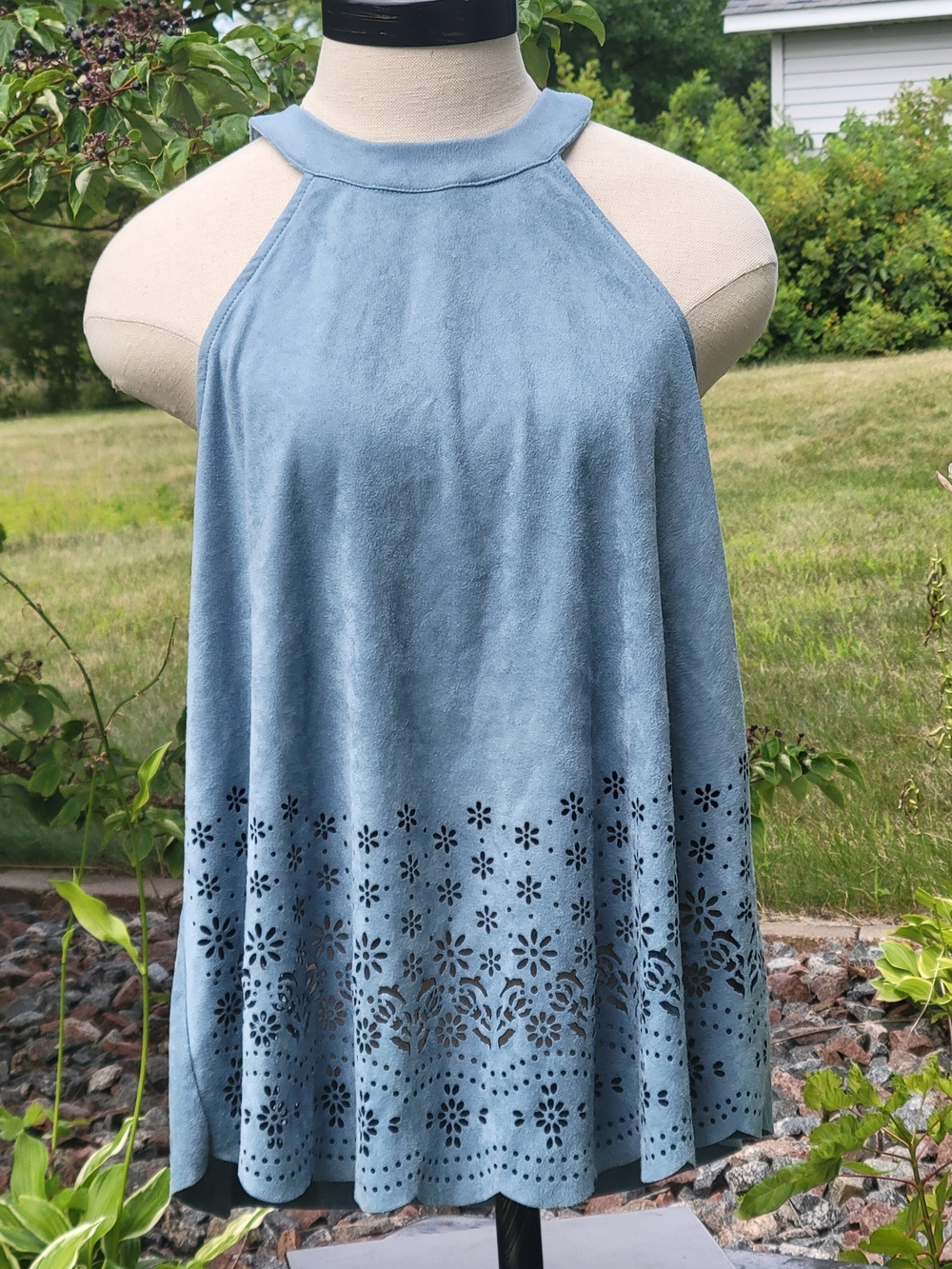 Taylor & Sage Dusty Blue Halter Suede-Look Laser Cut Size Small - Picture 1 of 10